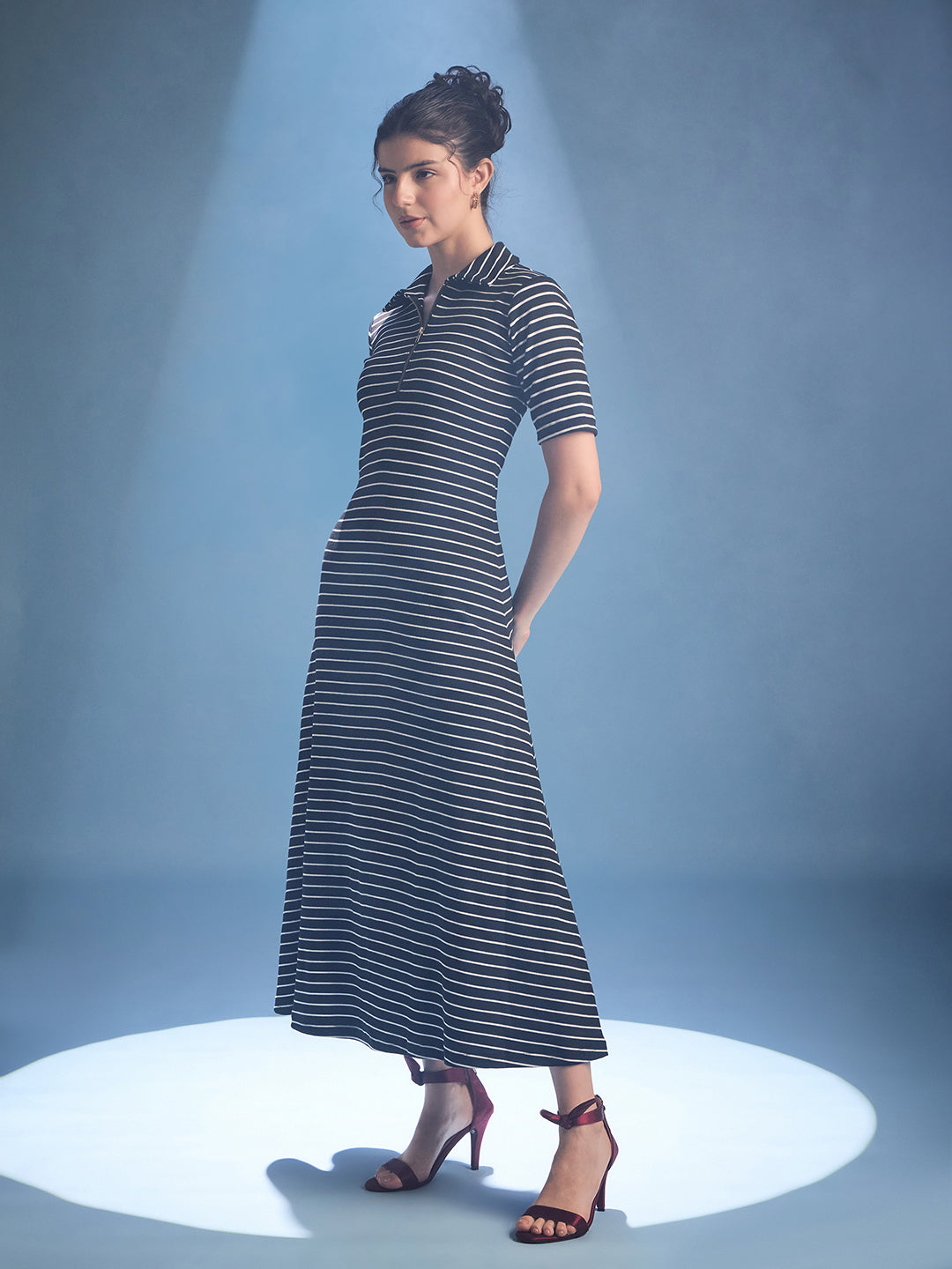 Stretchable Front Zip-up Midi Dress