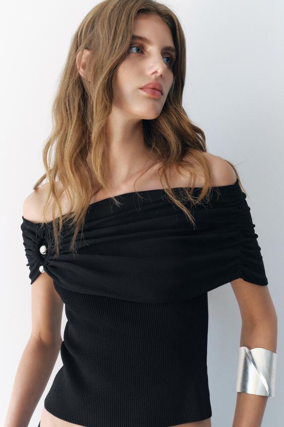 Off-shoulder Stretchable Metal Ring Top - Uptownie