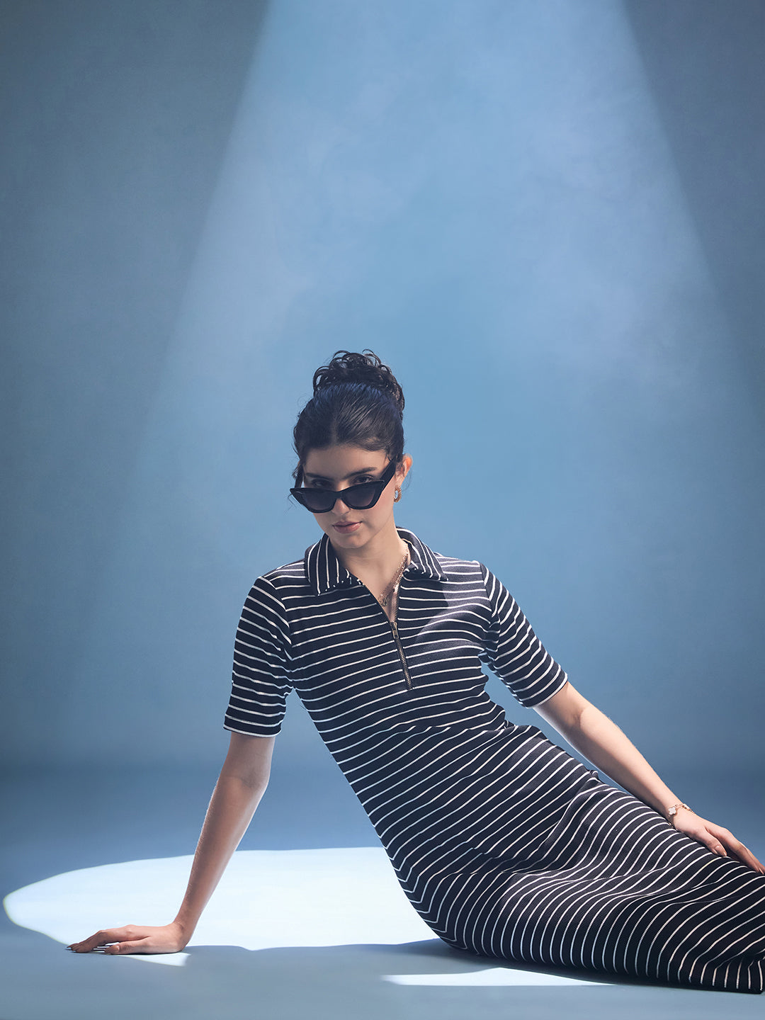 Stretchable Front Zip-up Midi Dress