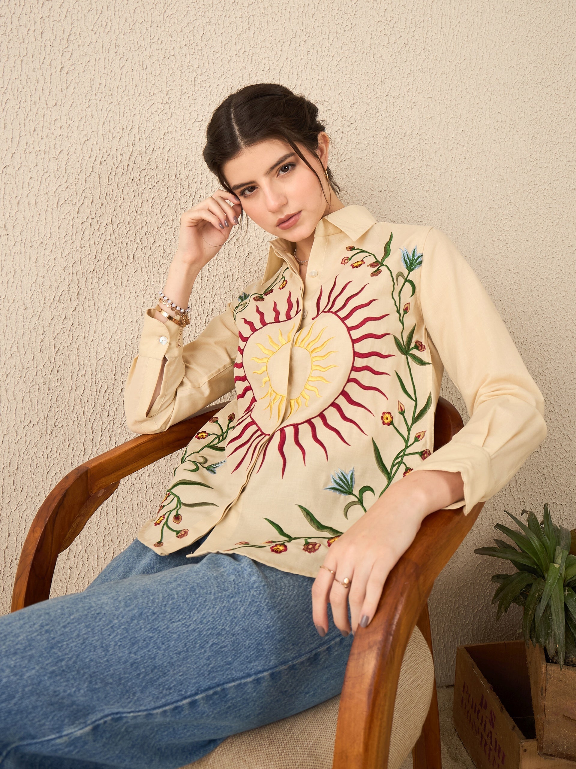 Ajio Black Jeans With Floral Embroidery Floral Embroidered Mid